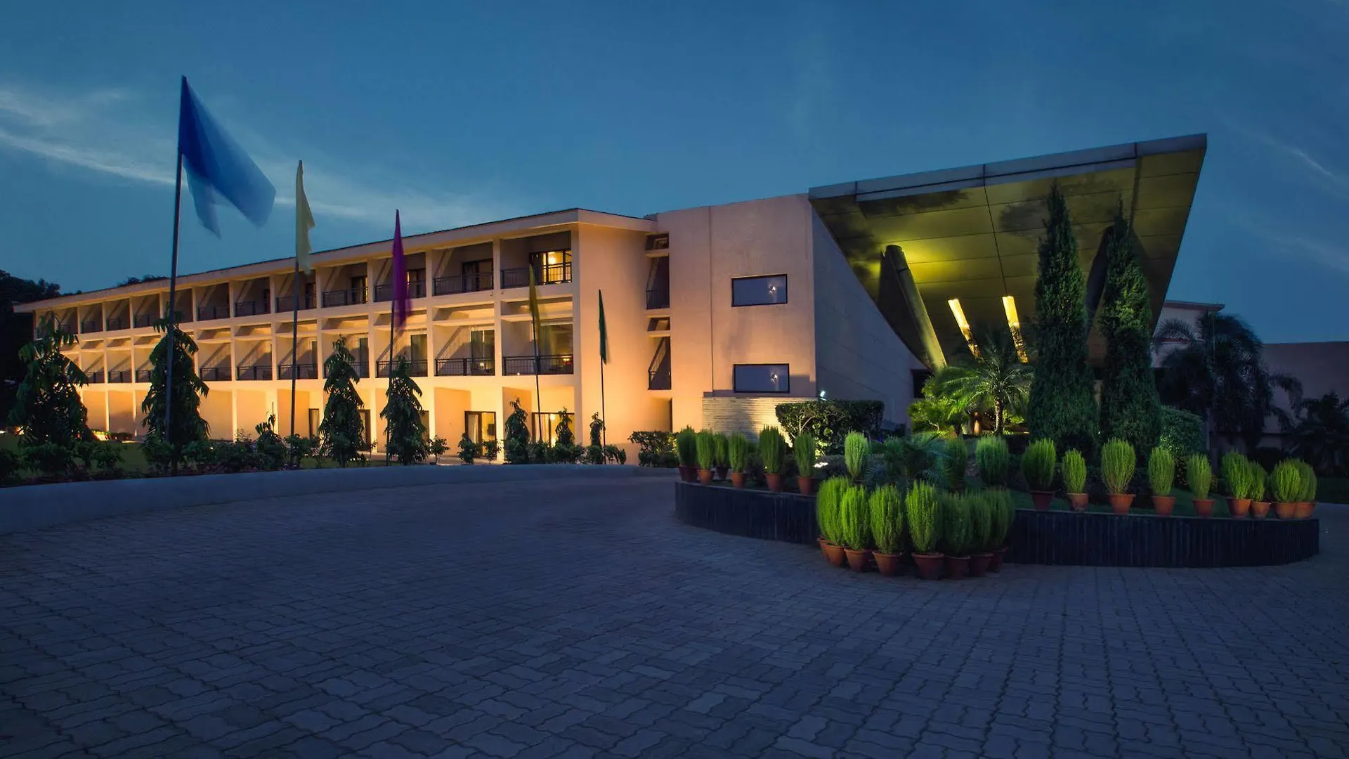 Hotel Mountview Chandigarh 5*,  India