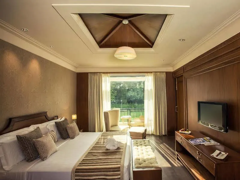 Hotel Mountview Chandigarh 5*,
