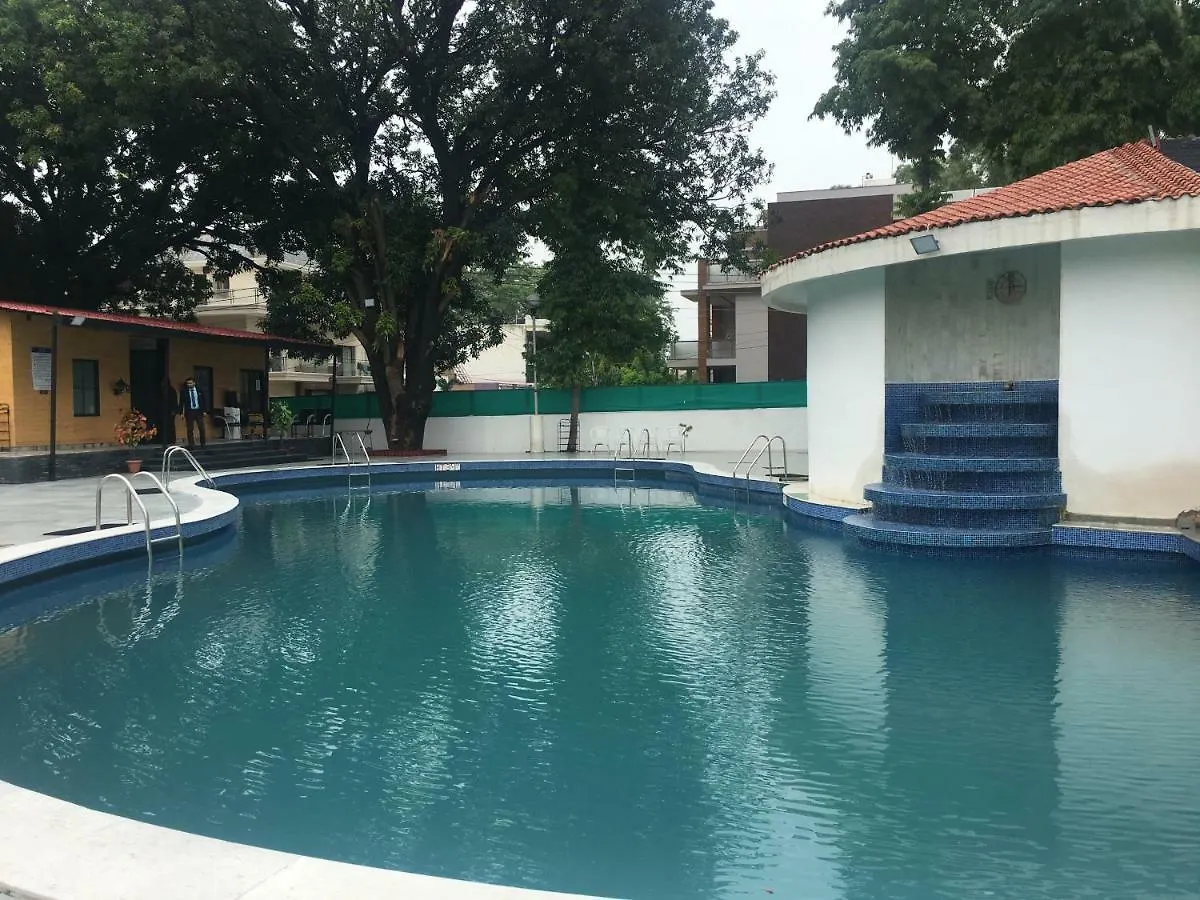 Hotel Mountview Chandigarh 5*,  India