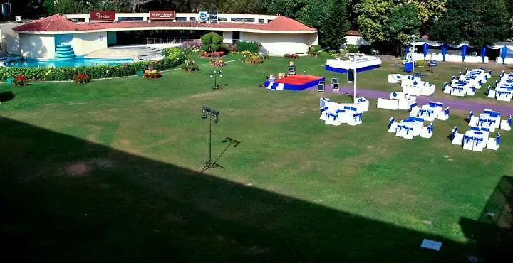 Hotel Mountview Chandīgarh الهند