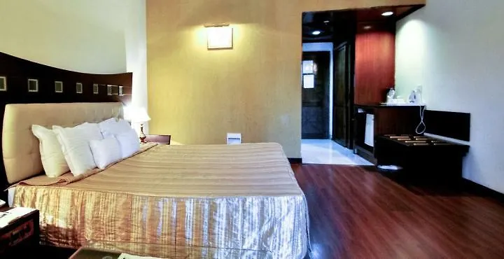 Hotel Mountview Chandīgarh 5*,